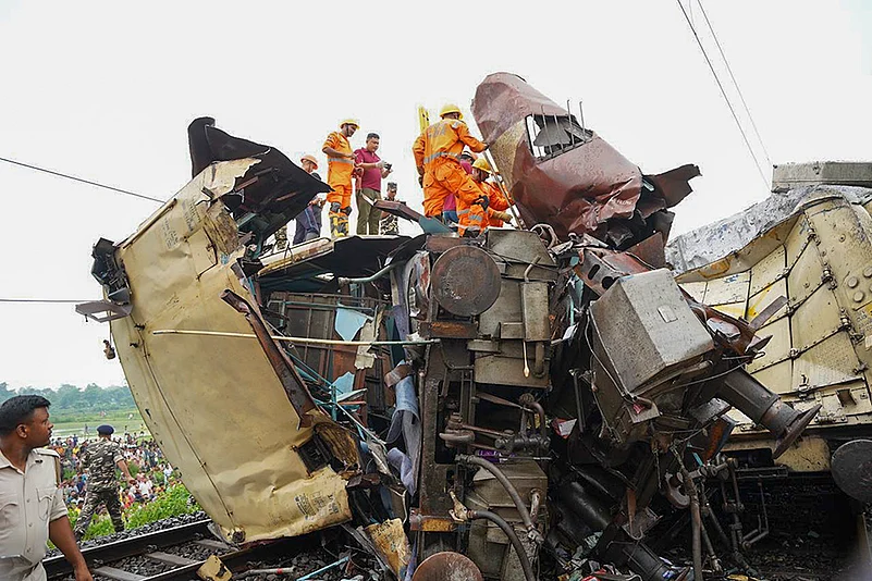 Train accident in WB photos_7