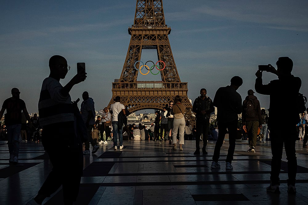 2024 Paris Olympic Rings On Eiffel Tower photo_6