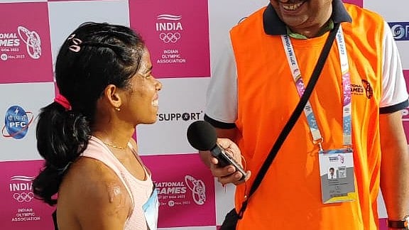 X | Akashvani AIR : Indian runner Lili Das. 