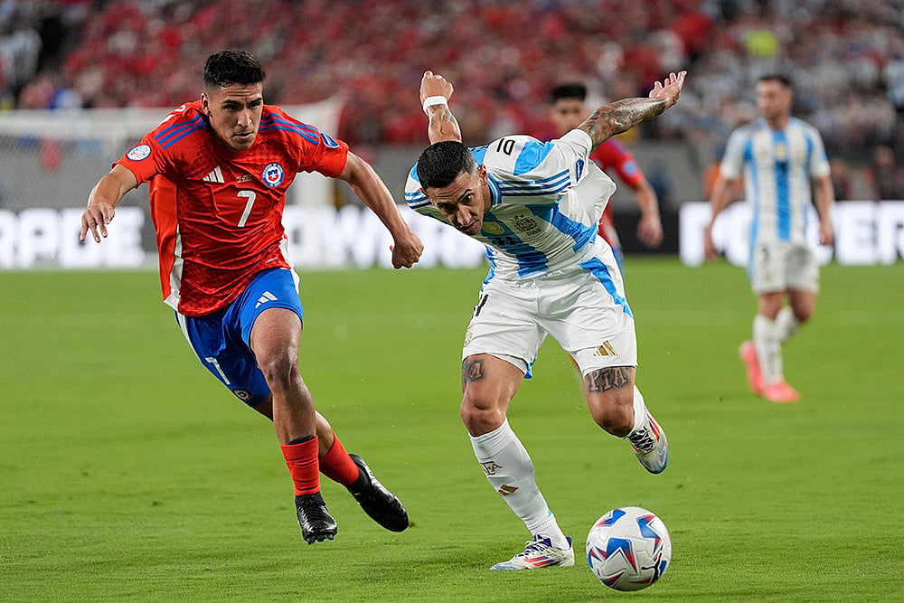 2024 Copa America Soccer Chile vs Argentina Photos_5