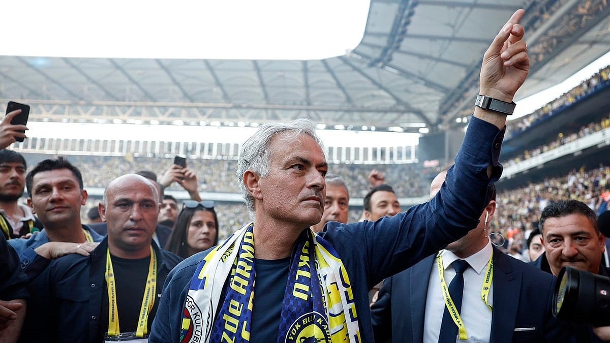 Fenerbahce_EN/X : Jose Mourinho signed a two-year contract with Fenerbahce.