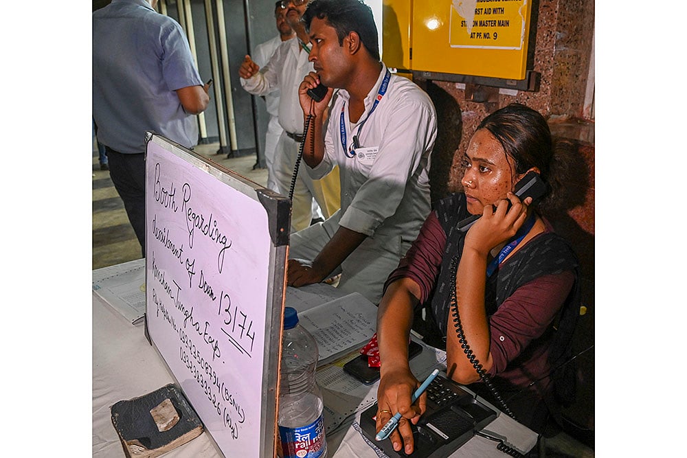 Train accident in WB photos_