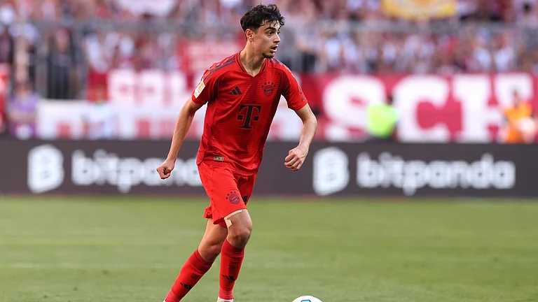 Bayern Munich midfielder, Aleksandar Pavlovic - null