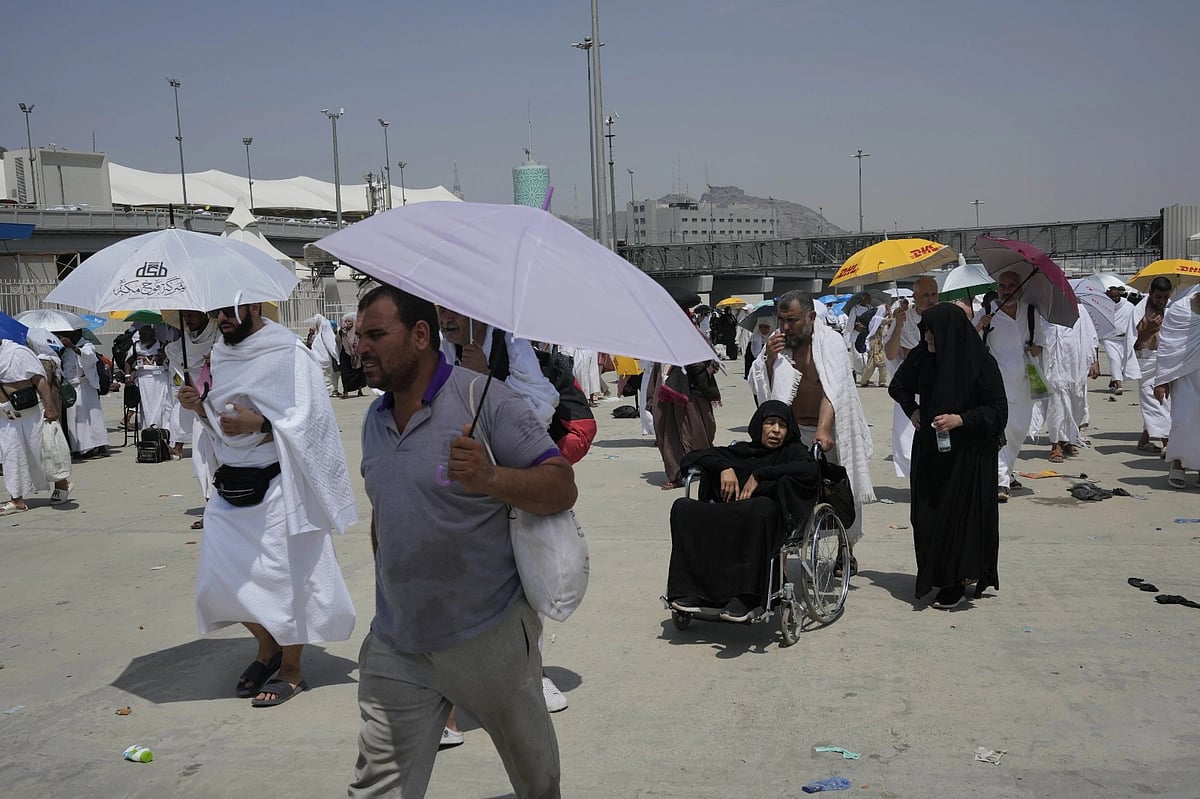 AP : Nineteen Hajj pilgrims die as temperatures rise |
