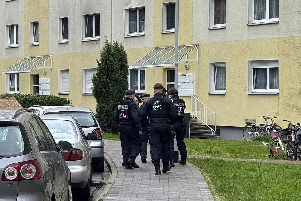 AP : German police shoot to death an Afghan man who killed a compatriot |