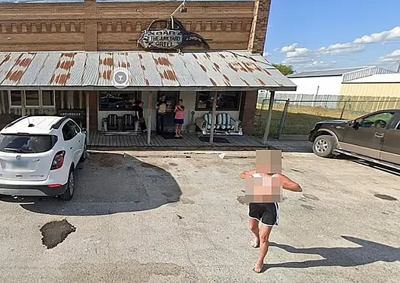 Iowa woman seen flashing the google maps van - Google Maps