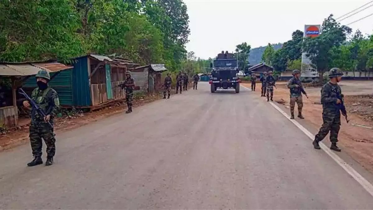PTI : Security forces maintaing vigil in Manipur.(Representational image) |