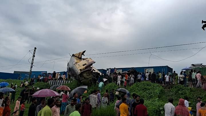 The 13174 Kanchanjunga Express from Agartala collided with the goods train near Rangapani close to New Jalpaiguri station - X/@dhairyam14
