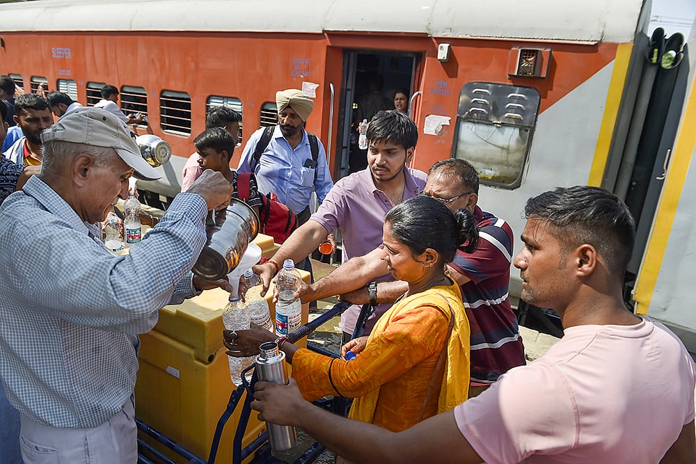 North India Heatwave Pics_6