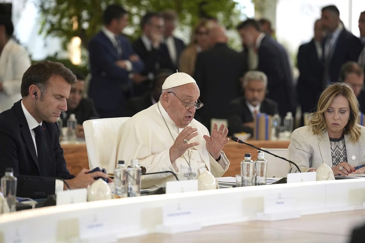 AP : Pope Francis Becomes First Priest To Address A G7 Summit |