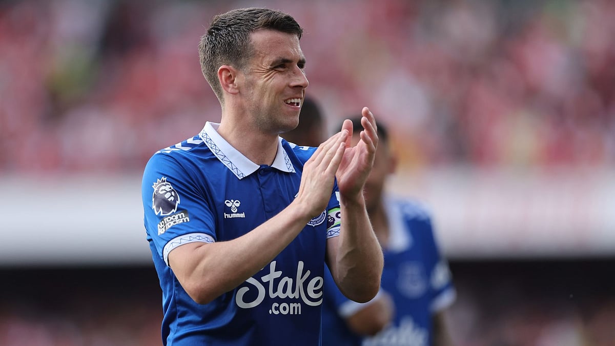 Coleman has extended his stay at Goodison Park. - null