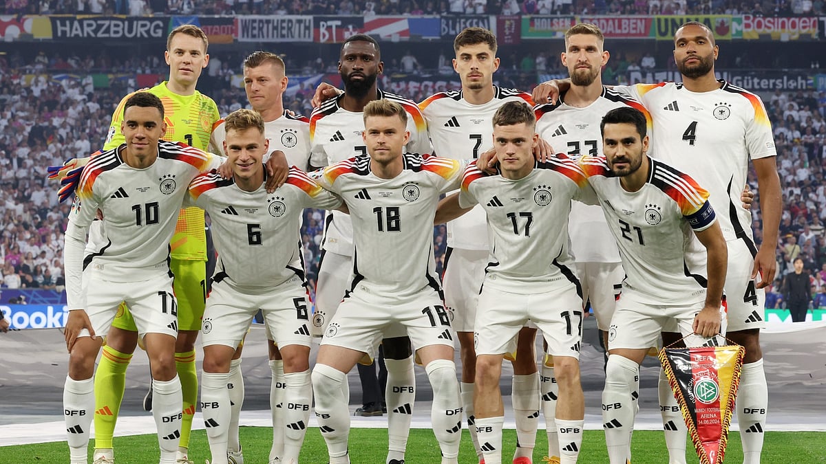 Manuel Neuer and the rest of Germany's starting XI.