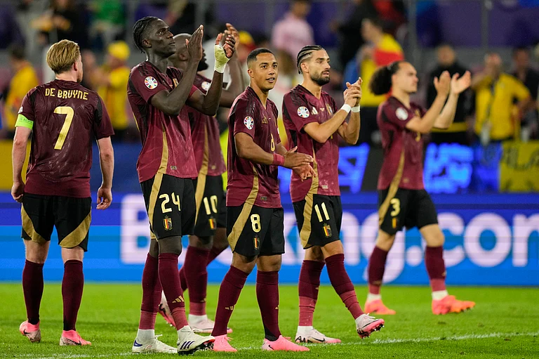 Belgium players greet fans after a Group E match between Belgium and Romania at the Euro 2024 soccer tournament in Cologne, Germany, Saturday, June 22, 2024. - (AP Photo/Andreea Alexandru)