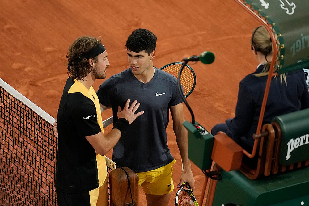| Photo: AP/Christophe Ena : French Open tennis: Carlos Alcaraz vs Stefanos Tsitsipas