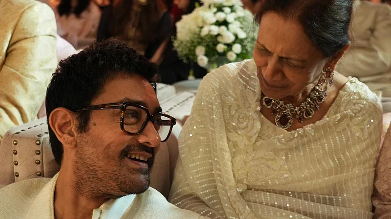 Aamir Khan And Zeenat Hussain