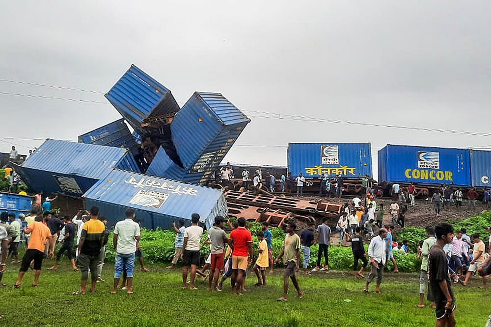 Train accident in WB photos_