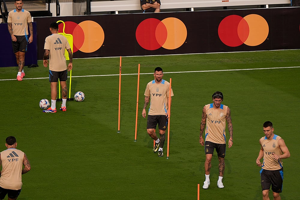Copa America Argentina Messi Soccer Photo_5