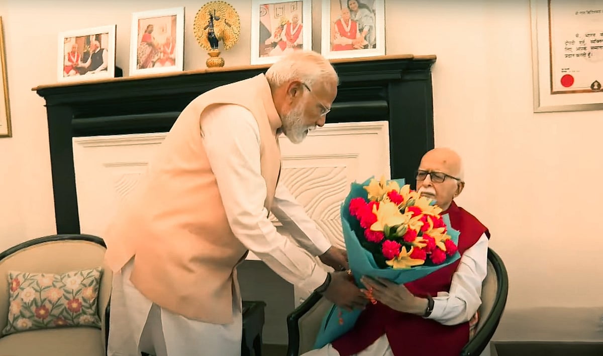 PTI : Before staking his claim to be PM for a third time, Modi meets with Advani and Murli Manohar Joshi. |