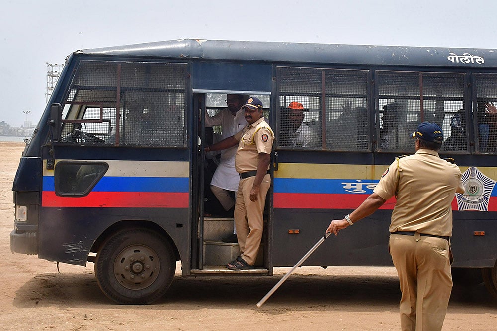 Mumbai Police detain Maratha Kranti Morcha activists