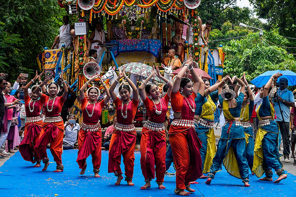 Artists perform during Chariots festival in Kolkata