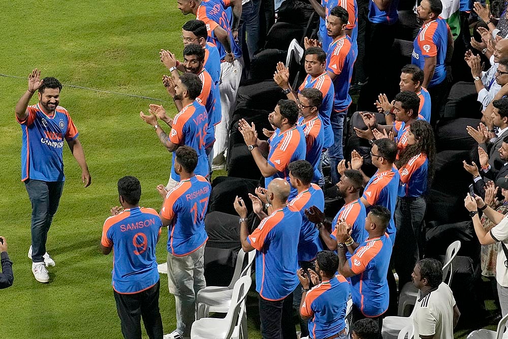 India cricket team felicitation in Wankhede Stadium photo gallery_4