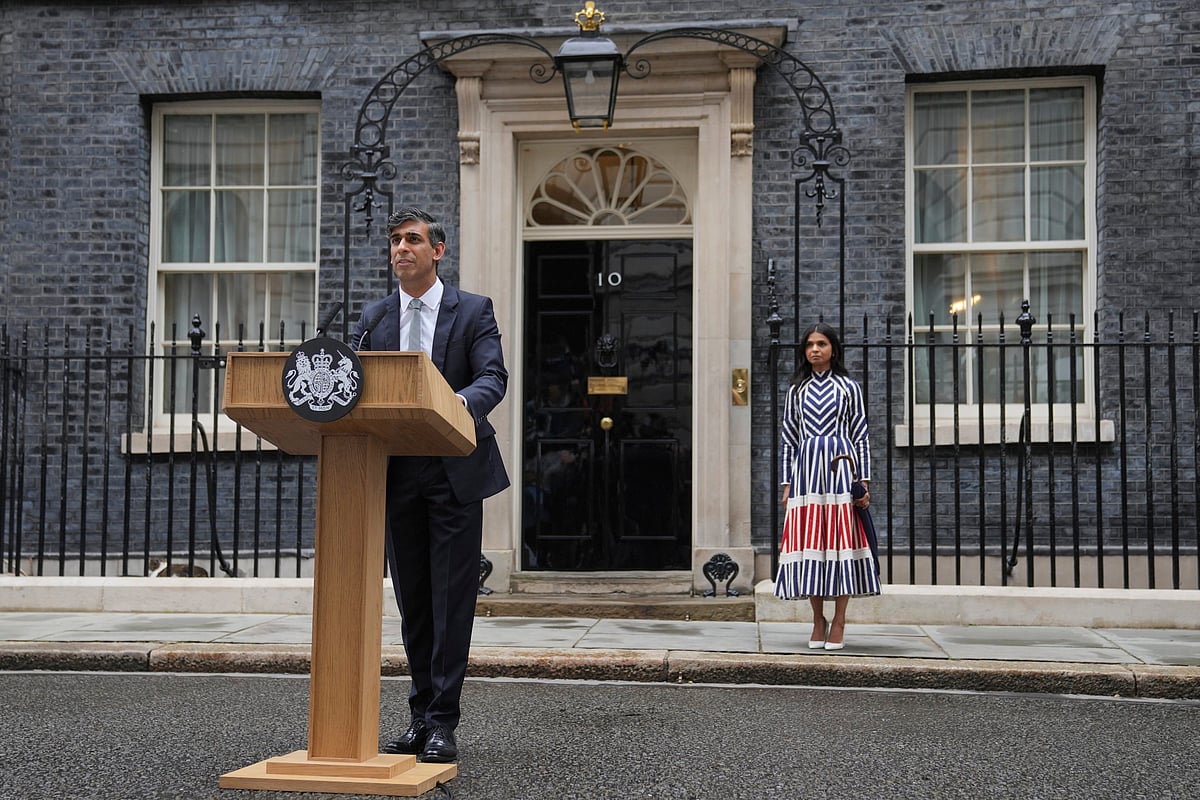 
Rishi Sunak speaking outside 10 Downing Street