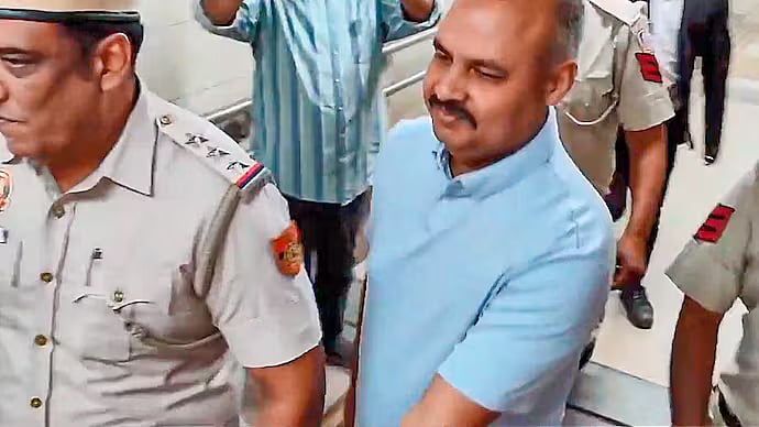 PTI : Kejriwal close aide Bibhav Kumar |
