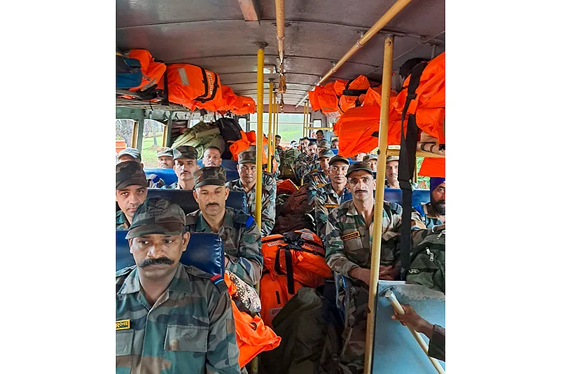 Army deployment in Wayanad after Huge Landslide