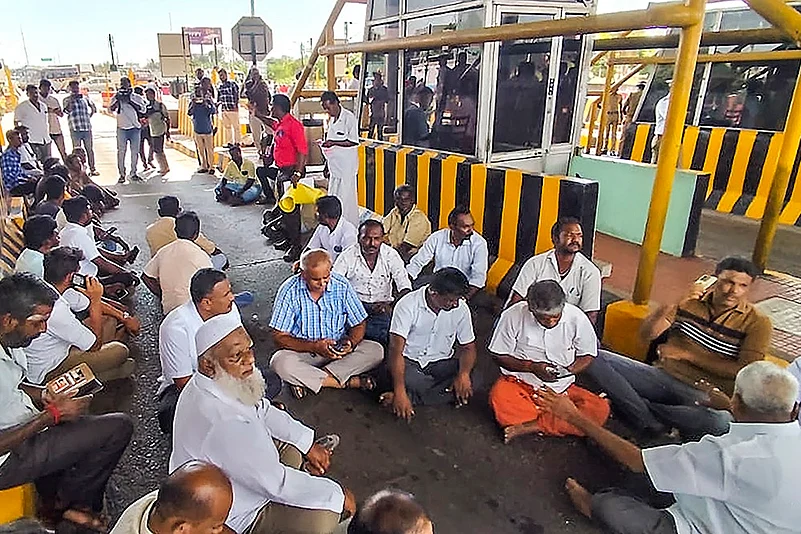 AIADMK Protest seeking toll exemption for local vehicles in Madurai