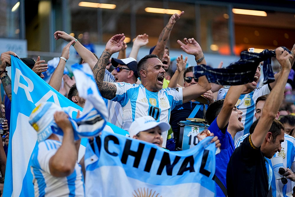 Copa America 2024 Fan Ruckus Outside Stadium Delays ARG Vs COL Kick-Off photo gallery_10