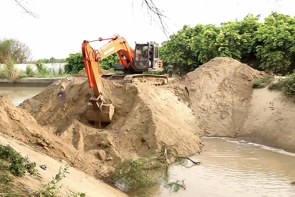 Restoration at the breached Munak Canal in Delhi