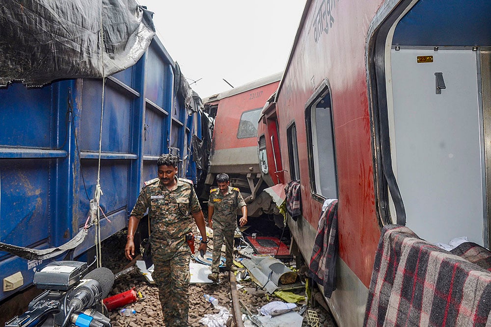 Rail accident_Howrah-Mumbai Mail derails in Jharkhands Seraikela-Kharsawan_4