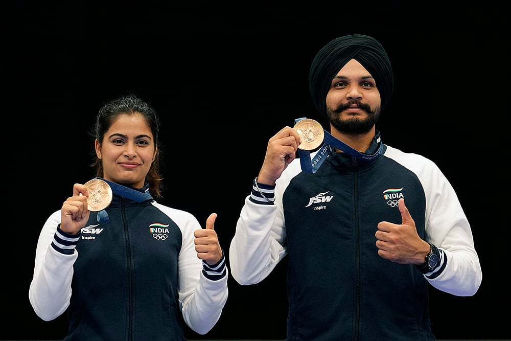 Paris Olympics Shooting_Manu Bhakar_10m air pistol mixed team_1