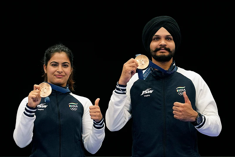 Paris Olympics Shooting_Manu Bhakar_10m air pistol mixed team_1