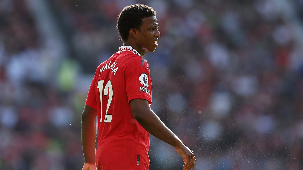 Tyrell Malacia has returned to individual training at Manchester United.