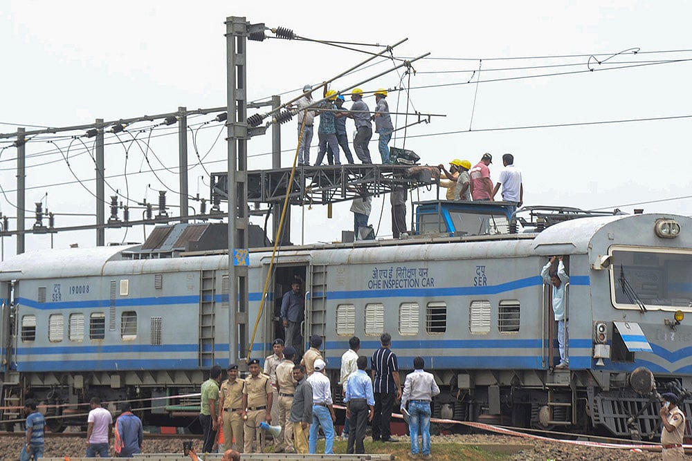 Rail accident_Howrah-Mumbai Mail derails in Jharkhands Seraikela-Kharsawan_9