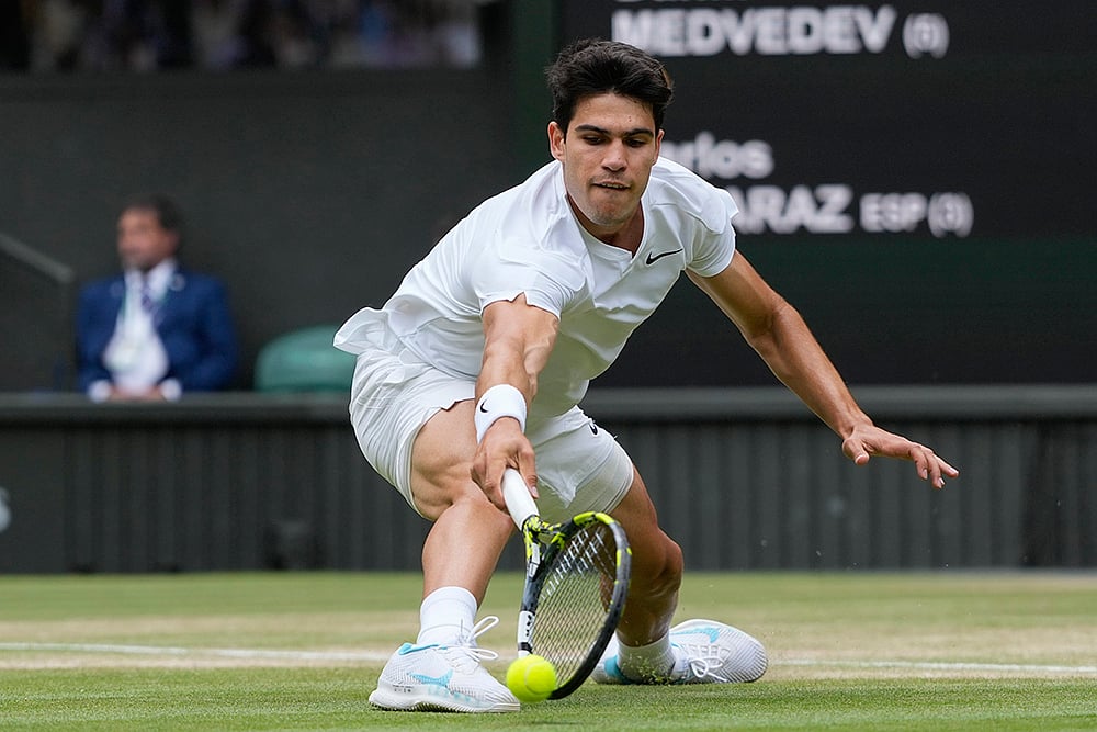 2024 Wimbledon tennis Semi-Final Carlos Alcaraz vs Daniil Medvedev photo gallery_4