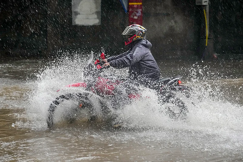Waterlogging after rain in Mumbai_6