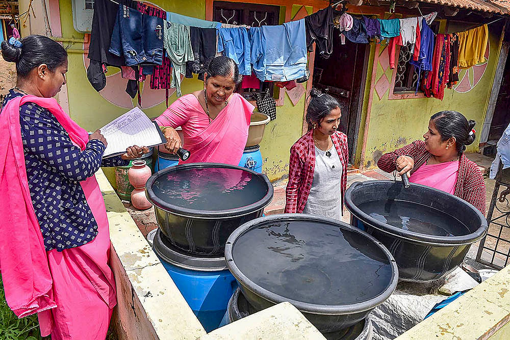 Anganwadi workers conduct inspection of Mosquito breeding in Chikmagalur