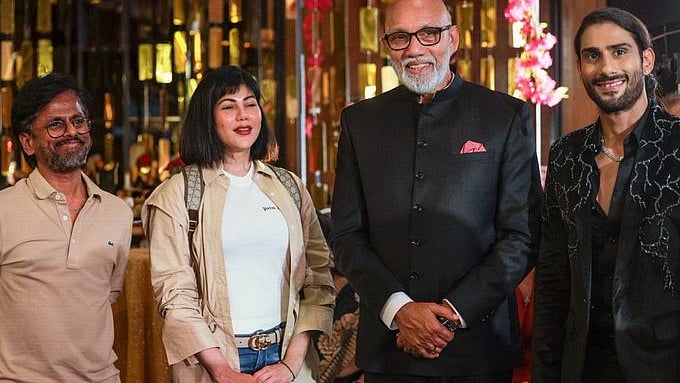 X : Sathyaraj and Prateik Babbar on the sets of 'Sikandar'