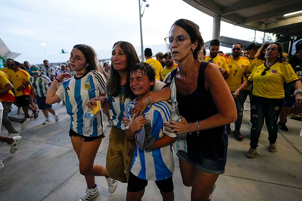Copa America 2024 Fan Ruckus Outside Stadium Delays ARG Vs COL Kick-Off photo gallery_6