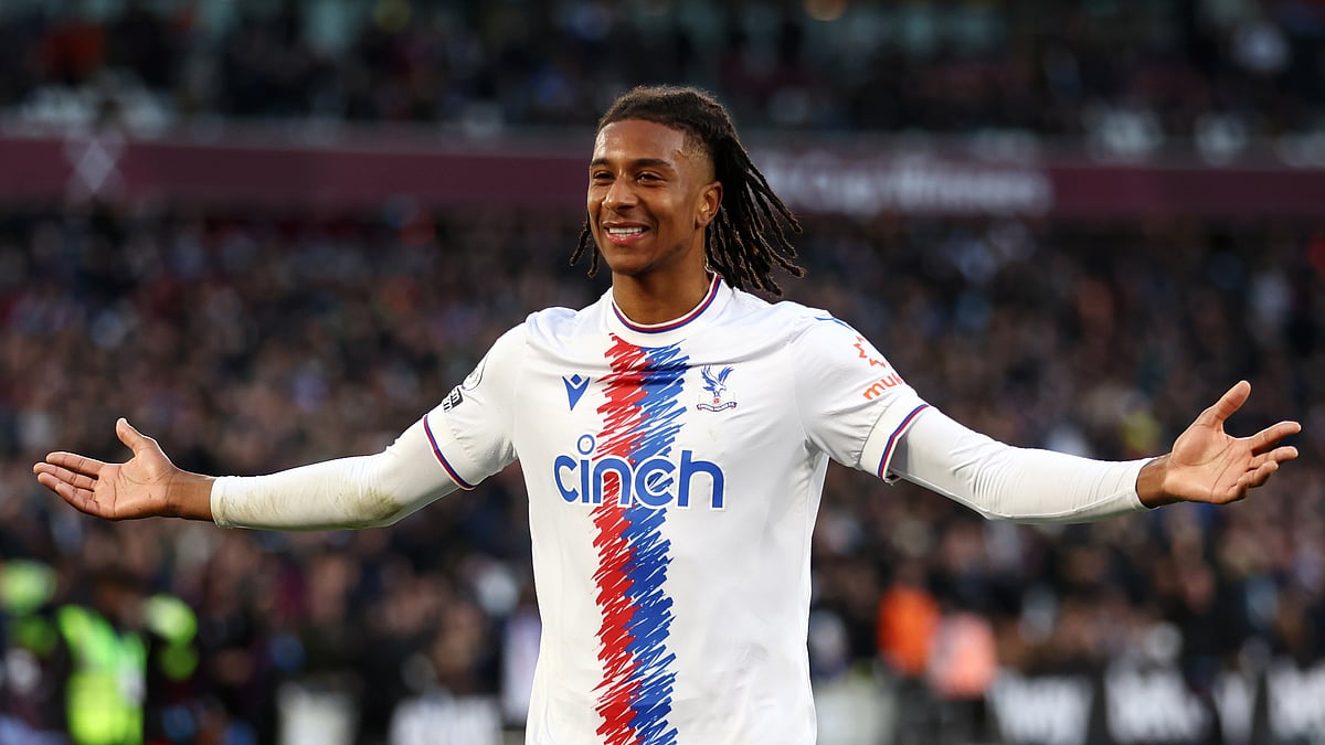 Michael Olise has completed a move to Bayern Munich.
