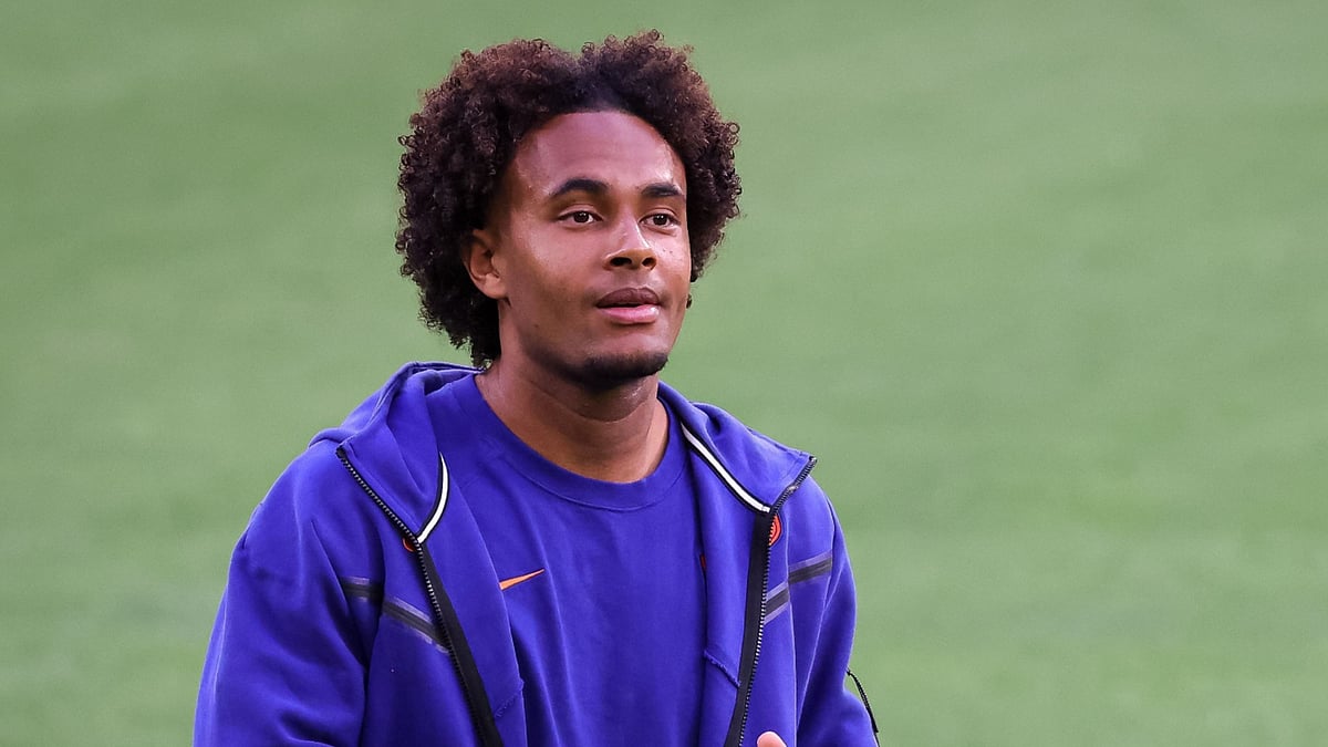 New Manchester United striker Joshua Zirkzee. - null