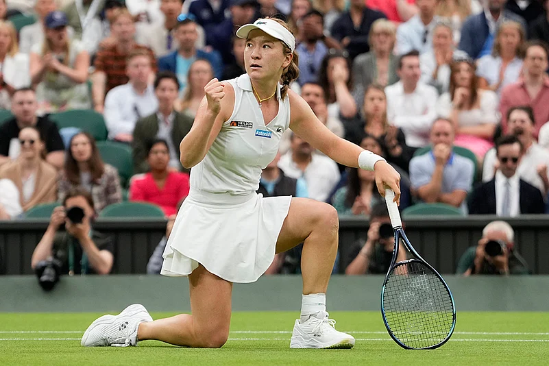 2024 Wimbledon Tennis Lulu Sun vs Emma Raducanu_Photo_1