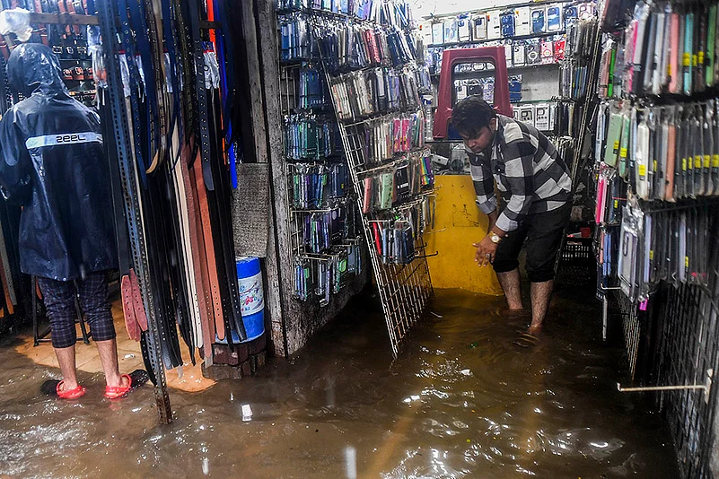 Waterlogging after rain in Mumbai_7