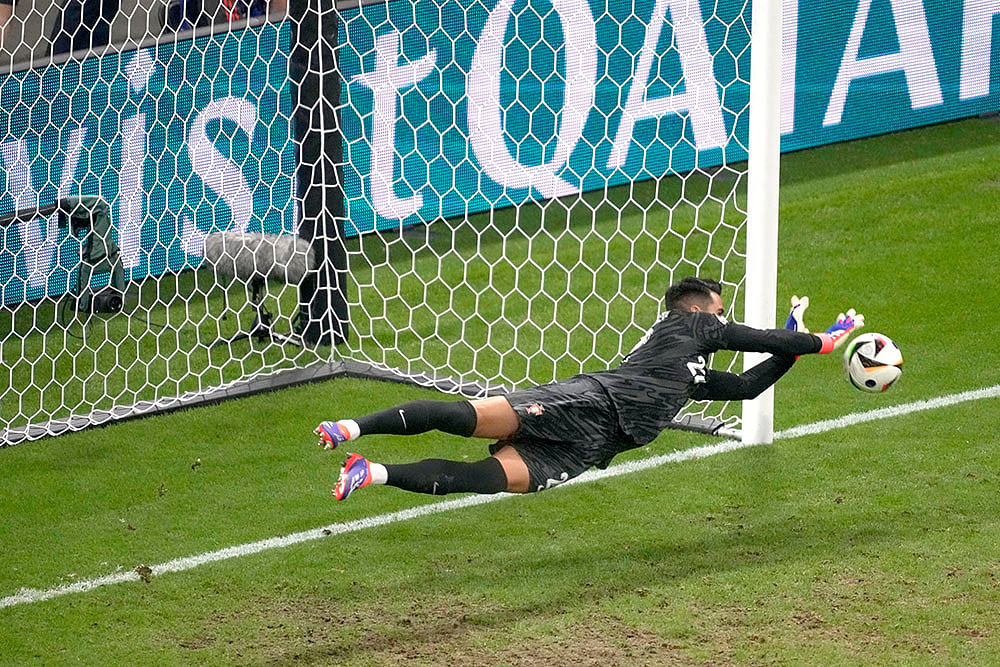 Euro 2024 Soccer Portugal vs Slovenia photos_5