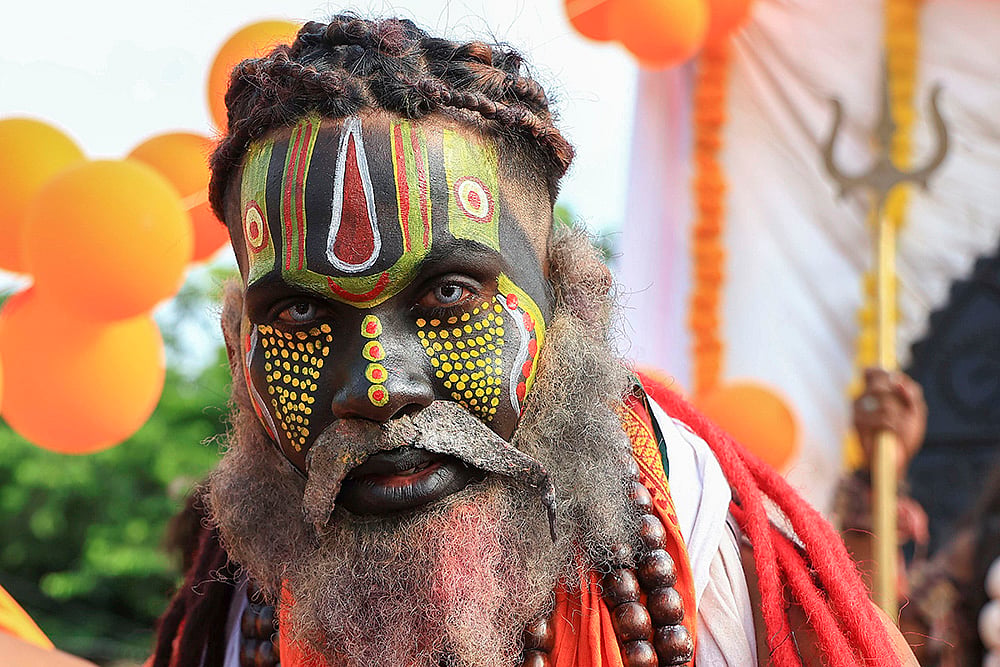 Artist during the ‘Kanwar Yatra’ in the month of Shravan, in Jaipur.