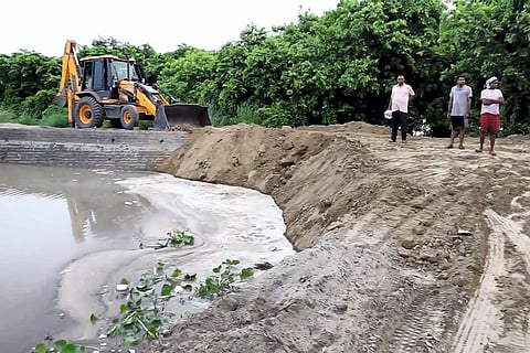 Restoration at the breached Munak Canal