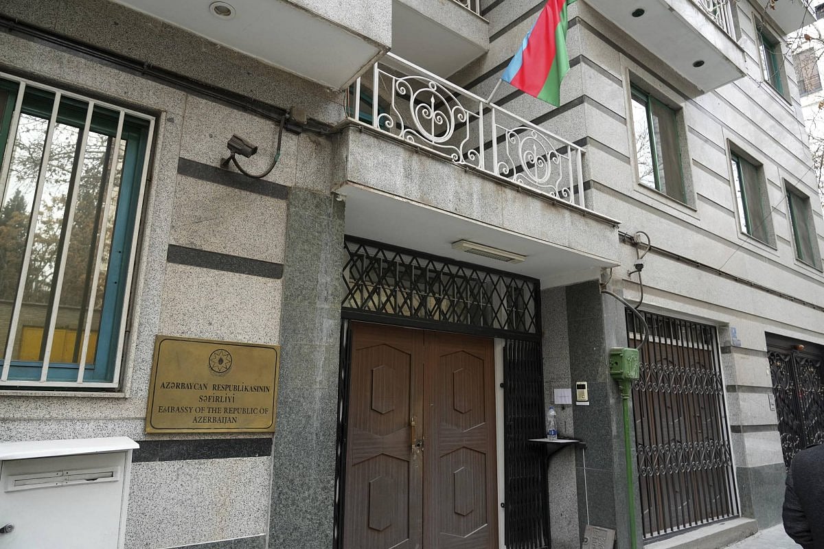 AP : Azerbaijan reopens embassy in Iran |