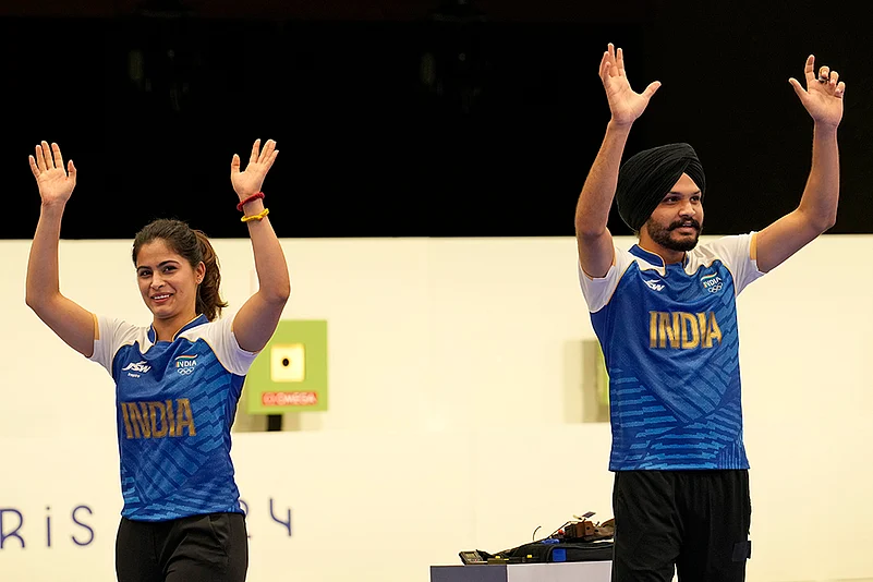 Paris Olympics Shooting_Manu Bhakar_10m air pistol mixed team_5